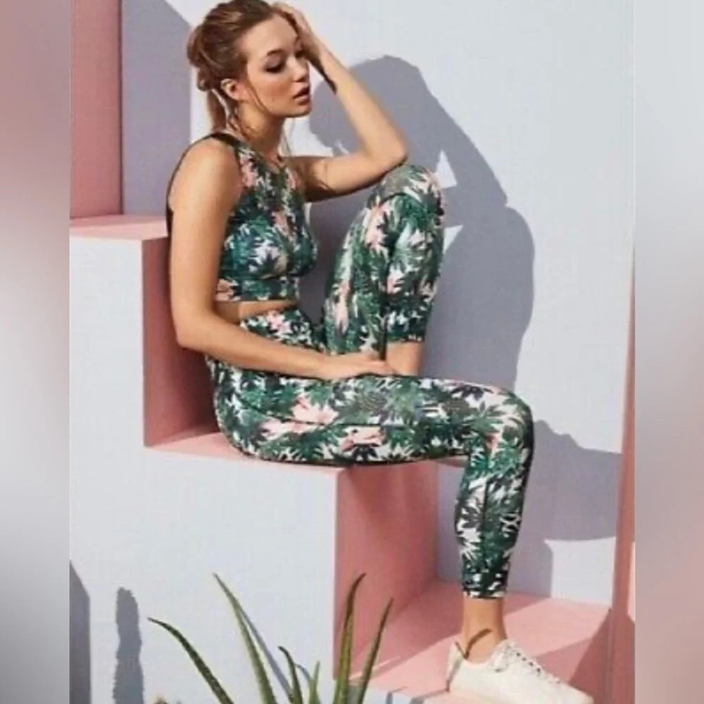 Sweaty Betty All Day Contour 7/8 Leggings Tropical Bird Pineapple Print Size L